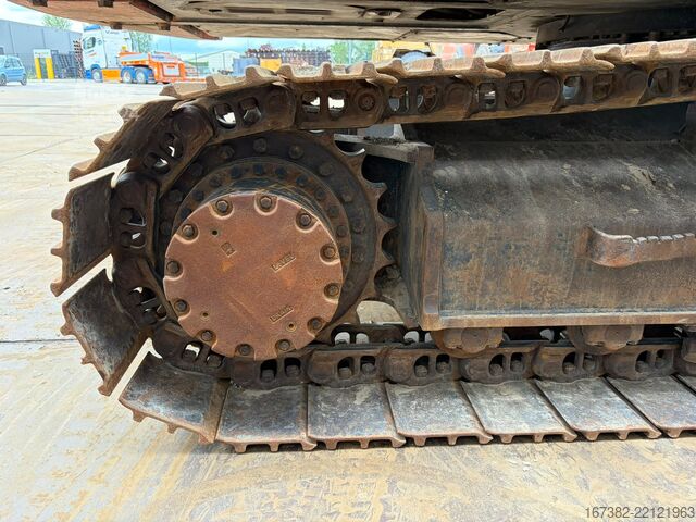 Bandgrävare Hitachi ZX210LC-6