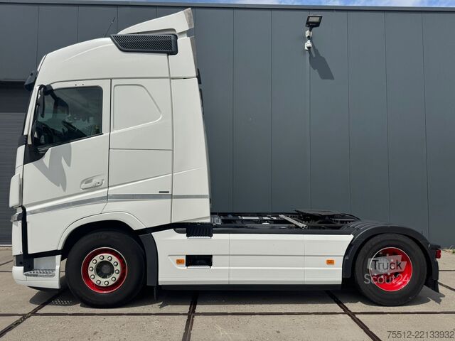 Standard-SZM Volvo FH460 / I-Shift / I-Park Cool / 2 Tanks / TUV: ...