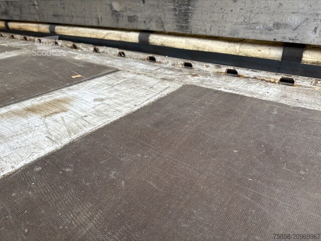 змінний кузов із платформою та тентом Krone Jumbo 7,82m 3m hoch Hubdach + Edscha