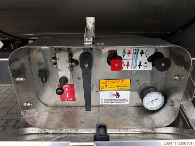 Tankoplegger  Parcisa Lebensmitteltank 4-Kammer 31.000L SAF