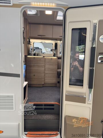 Integriertes Wohnmobil EURAMOBIL Integra Line IL 720 EF 2 x Mondial+ Design Paket