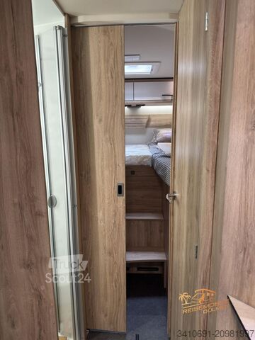 Integriertes Wohnmobil EURAMOBIL Integra Line IL 720 EF 2 x Mondial+ Design Paket