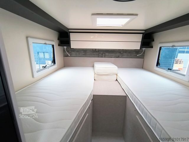 Half-integraal camper FORSTER Coupe Slim 669 EB Aktion Messe Solar Markise