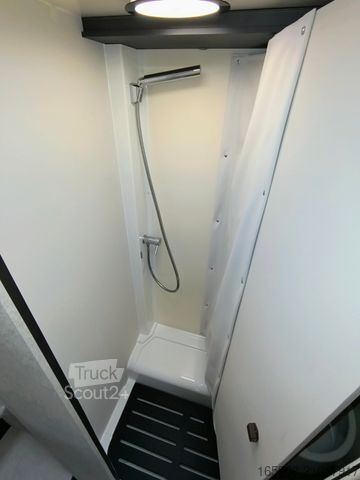 Half-integraal camper FORSTER Coupe Slim 669 EB Aktion Messe Solar Markise