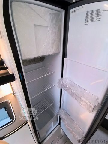 Half-integraal camper FORSTER Coupe Slim 669 EB Aktion Messe Solar Markise