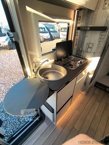 Half-integraal camper FORSTER Coupe Slim 669 EB Aktion Messe Solar Markise