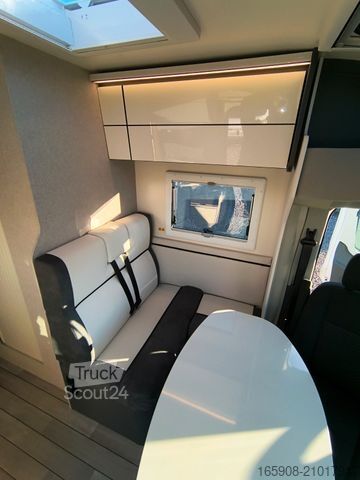 Half-integraal camper FORSTER Coupe Slim 669 EB Aktion Messe Solar Markise