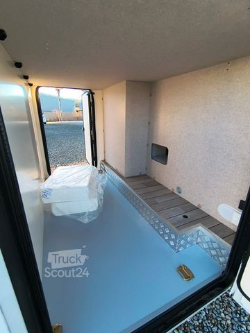 Half-integraal camper FORSTER Coupe Slim 669 EB Aktion Messe Solar Markise