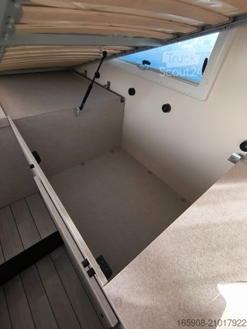 Half-integraal camper FORSTER T 699 EB Hubett Modell 2026 Messe Aktion