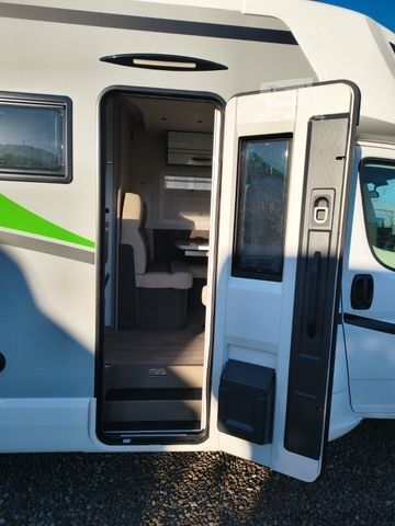 Half-integraal camper FORSTER T 699 EB Hubett Modell 2026 Messe Aktion