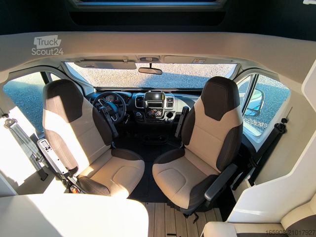 Half-integraal camper FORSTER T 699 EB  Hubett Automatik 2026 Messe Aktion