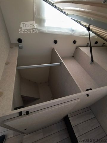 Half-integraal camper FORSTER T 699 EB  Hubett Automatik 2026 Messe Aktion