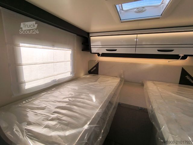 Half-integraal camper FORSTER T 699 EB  Hubett Automatik 2026 Messe Aktion