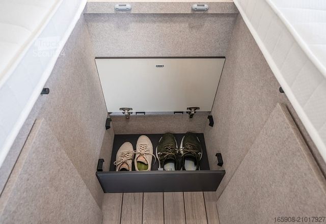 Half-integraal camper FORSTER T 699 EB  Hubett Automatik 2026 Messe Aktion