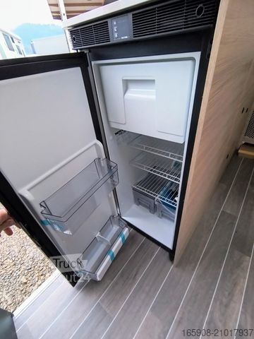 Автодім FORSTER Livin` Up Pro FV 599 HBL  Automatik