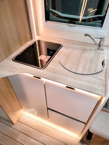 Half-integraal camper FORSTER T 745 qf Sondermodell VIBE Begrenzt Stückzahl