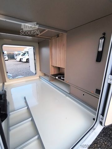 Halvintegrerad husbil EURAMOBIL PT 696 EB  Mercedes Alko Solar Autark