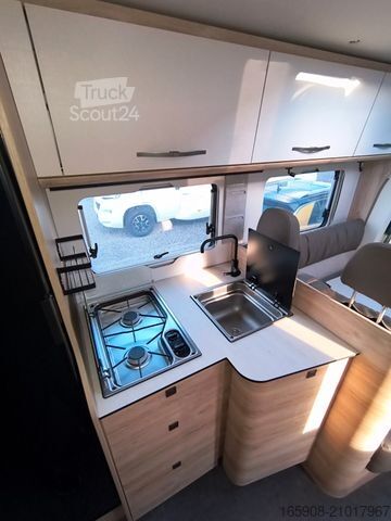 Halvintegrerad husbil EURAMOBIL PT 696 EB  Mercedes Alko Solar Autark