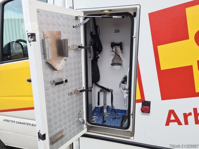 Bestelwagen Mercedes-Benz Sprinter 516 CDI 4x2 Sprinter 516 CDI 4x2, Rettungswagen