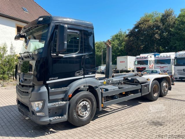 Abrollkipper MERCEDES-BENZ Antos 2543 6x2BLL Klima Abroller Meiller RK20.67