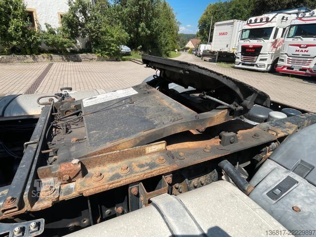 Ciągnik siodłowy typu volume MAN TGX 18.440 XXL Mega LL höhenverstellbare Sattelp