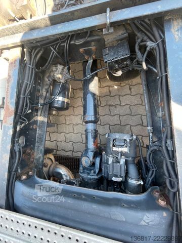Ciągnik siodłowy typu volume MAN TGX 18.440 XXL Mega LL höhenverstellbare Sattelp