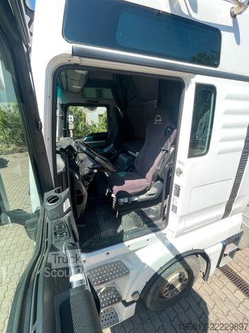 Ciągnik siodłowy typu volume MAN TGX 18.440 XXL Mega LL höhenverstellbare Sattelp