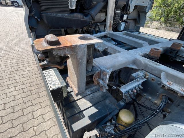 Mainomas kėbulo sunkvežimis MAN TGX 26.520 XXL LLL Retarder BDF Jumbo Multiwechs