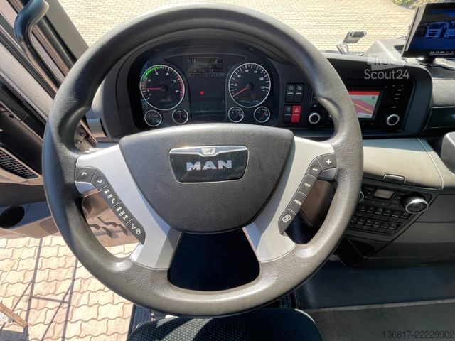 Mainomas kėbulo sunkvežimis MAN TGX 26.520 XXL LLL Retarder BDF Jumbo Multiwechs