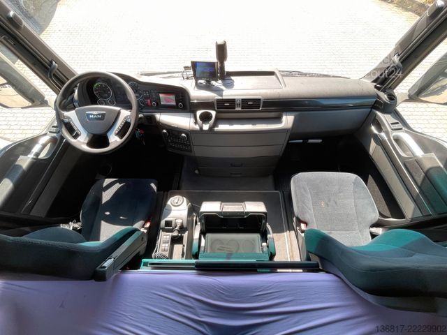 Mainomas kėbulo sunkvežimis MAN TGX 26.520 XXL LLL Retarder BDF Jumbo Multiwechs