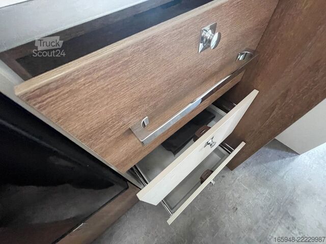 Half-integraal camper DETHLEFFS TREND 90 T 6717 EB | Mit Hubbett,MaxxFan.*TV*