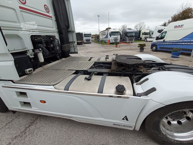 Standard tractor unit DAF XF 530 ST