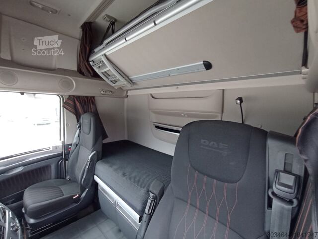 Standard tractor unit DAF XF 530 ST