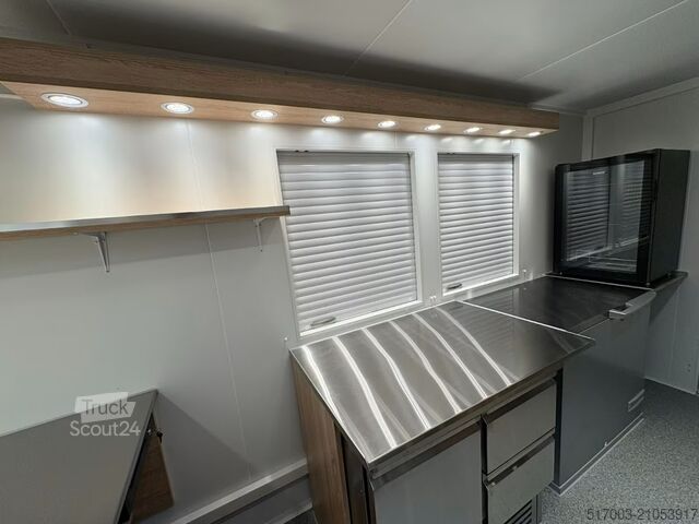 „Uzkodu piekabe, kas pelna naudu“ „Ein Anhänger, unzählige Möglichkeiten „Der perfekte Imbissanhänger