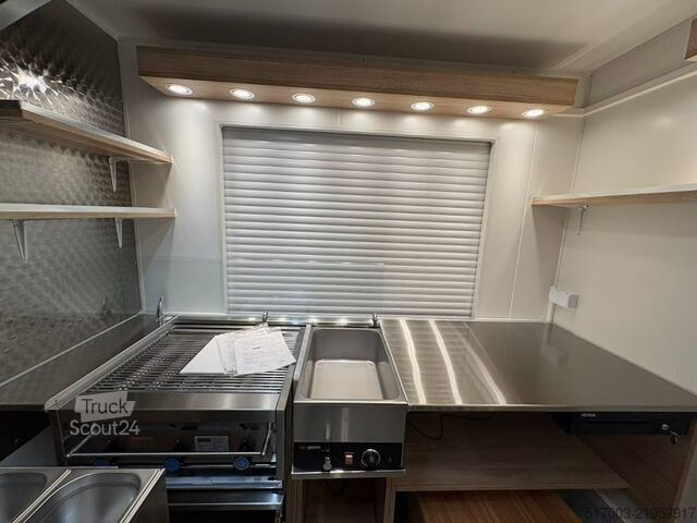 „Uzkodu piekabe, kas pelna naudu“ „Ein Anhänger, unzählige Möglichkeiten „Der perfekte Imbissanhänger