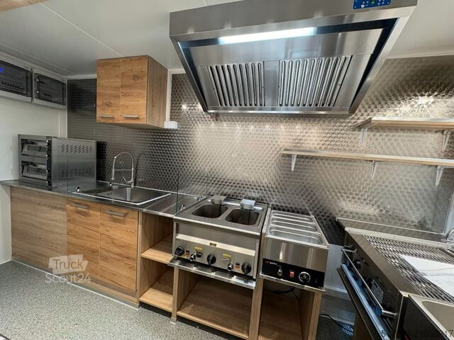 „Uzkodu piekabe, kas pelna naudu“ „Ein Anhänger, unzählige Möglichkeiten „Der perfekte Imbissanhänger