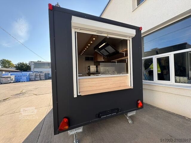 „Uzkodu piekabe, kas pelna naudu“ „Ein Anhänger, unzählige Möglichkeiten „Der perfekte Imbissanhänger