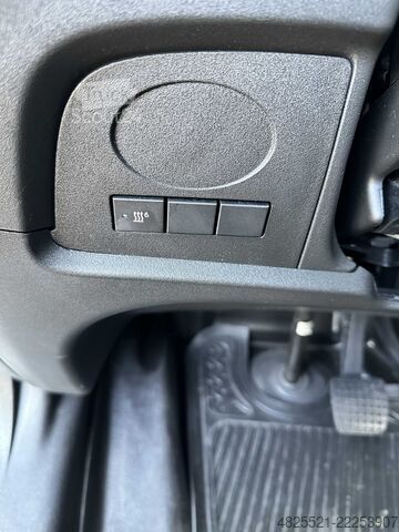 شاحنة صندوقية IVECO Daily 35 S 18 HA CRV