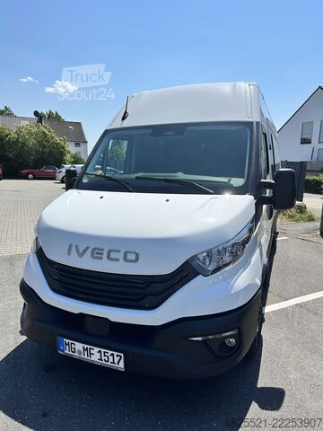 شاحنة صندوقية IVECO Daily 35 S 18 HA CRV