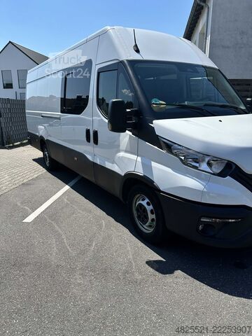 شاحنة صندوقية IVECO Daily 35 S 18 HA CRV
