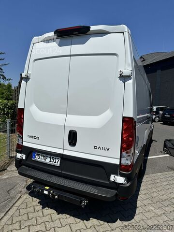 شاحنة صندوقية IVECO Daily 35 S 18 HA CRV