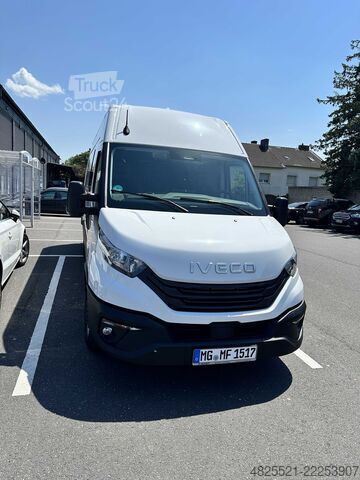 شاحنة صندوقية IVECO Daily 35 S 18 HA CRV