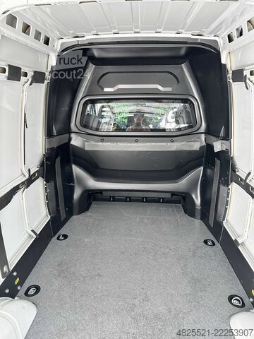 شاحنة صندوقية IVECO Daily 35 S 18 HA CRV