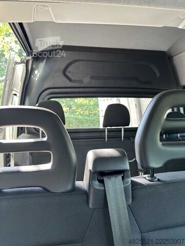 شاحنة صندوقية IVECO Daily 35 S 18 HA CRV