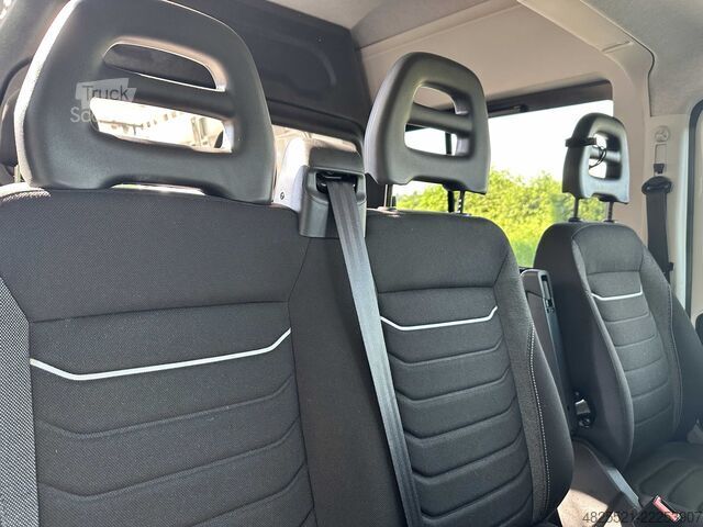 شاحنة صندوقية IVECO Daily 35 S 18 HA CRV