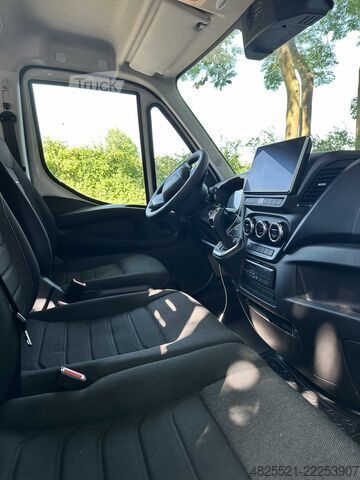 شاحنة صندوقية IVECO Daily 35 S 18 HA CRV