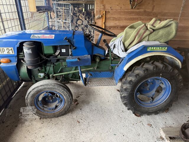 Fältkultivator Trattore agricolo Lamborghini Trattore agricolo Lamborghini