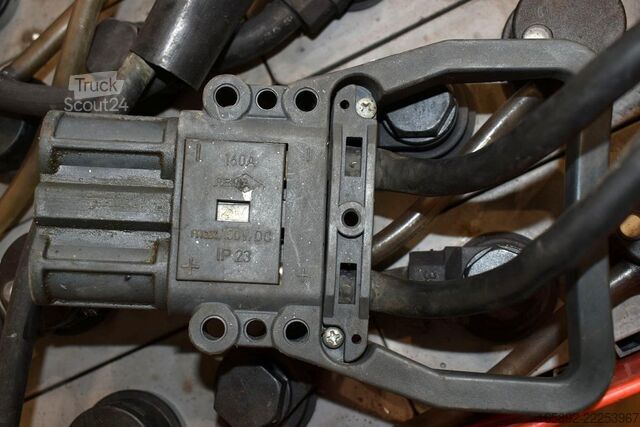 بطارية رافعة شوكية GRUMA 24 Volt 3 PzS 375 Ah