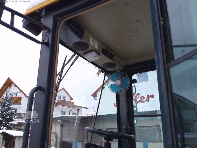 Încărcător pe roți  ZL 12 F**MIT SCHNEESCHILD