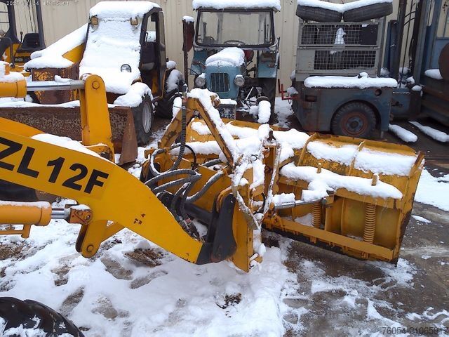 Încărcător pe roți  ZL 12 F**MIT SCHNEESCHILD